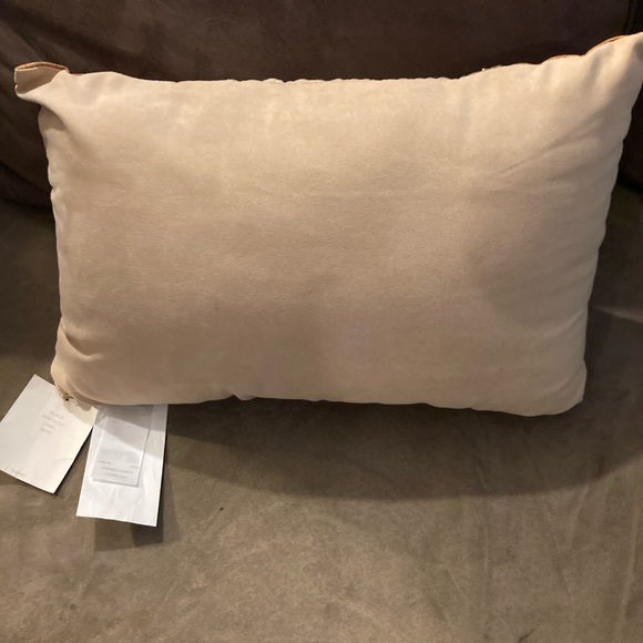 Chris Madden throw pillow - Picture 2 of 7